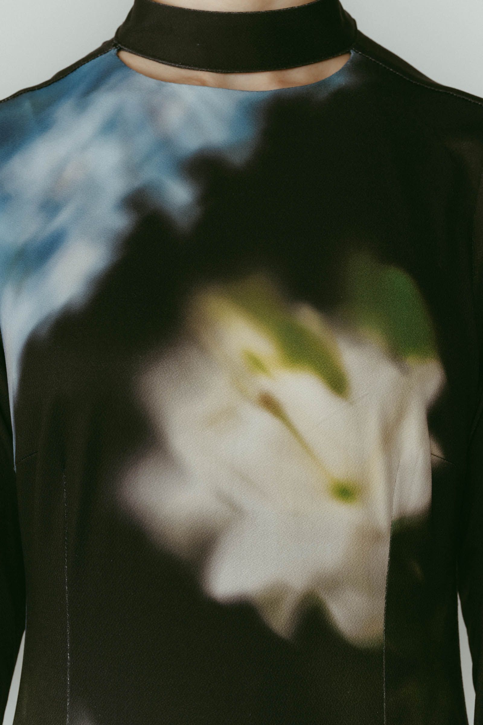 blurry flower one piece / フラワープリント ワンピースドレス (ブラック) / 25AW