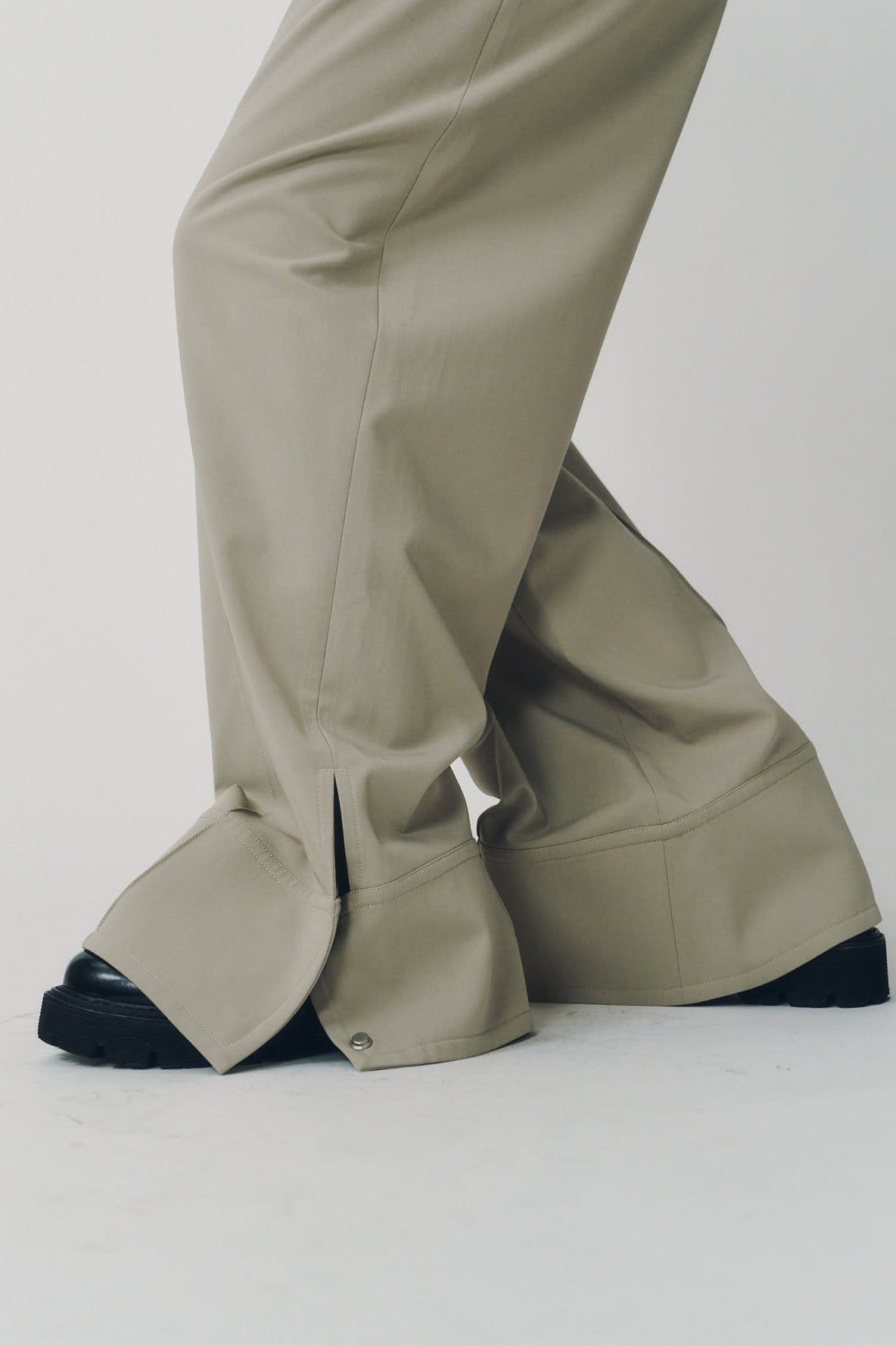 ダブルヘムトラウザー (サンドベージュ) double hem trousers(unisex) (Sand Beige) / 26AW