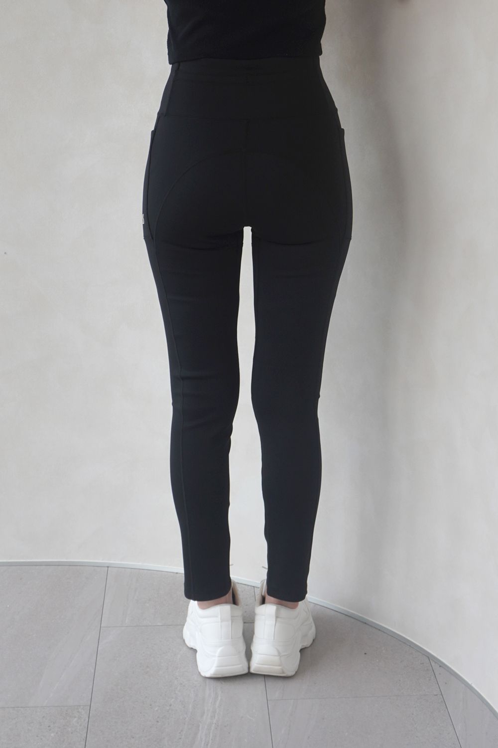 【残り1点】REGULAR-FIT COMFORT LEGGINGS / レギュラーフィット コンフォートレギンス (ブラック) / レディース