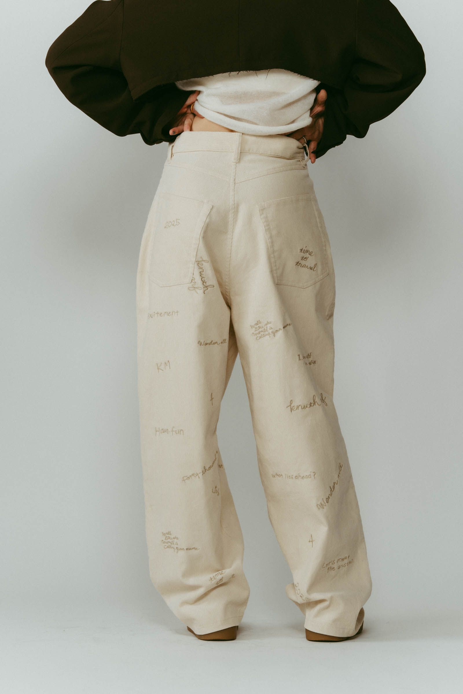 embroidered corduroy pants / レタリング刺繍 コーデュロイパンツ (アイボリー) / 25AW