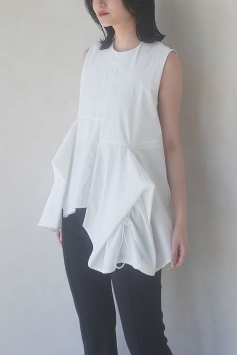 TUCK GATHER SLEEVELES TOP / タックギャザースリーブレストップス (ホワイト)