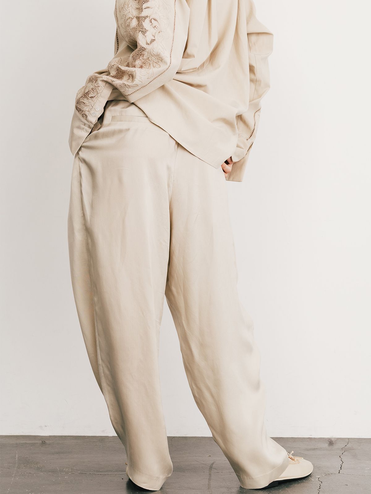【25SS】CUPRO EASY PANTS / イージーパンツ (ライトベージュ)