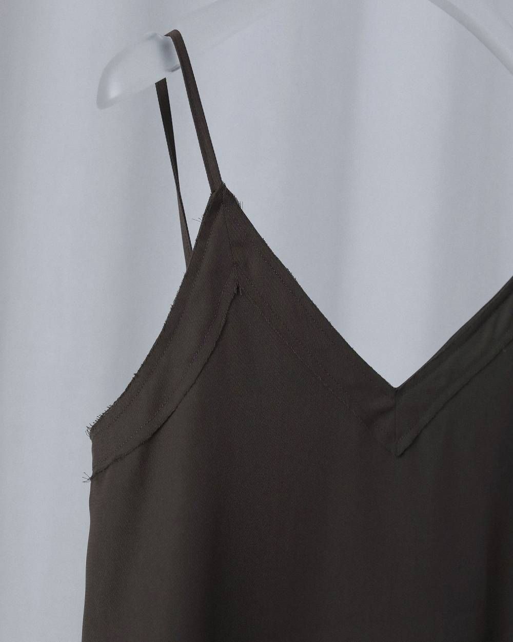 プリーツ キャミソールワンピース (ブラウン) Pleats Camisole Onepiece (Brown) / 26AW 【6月29日まで期間限定予約】