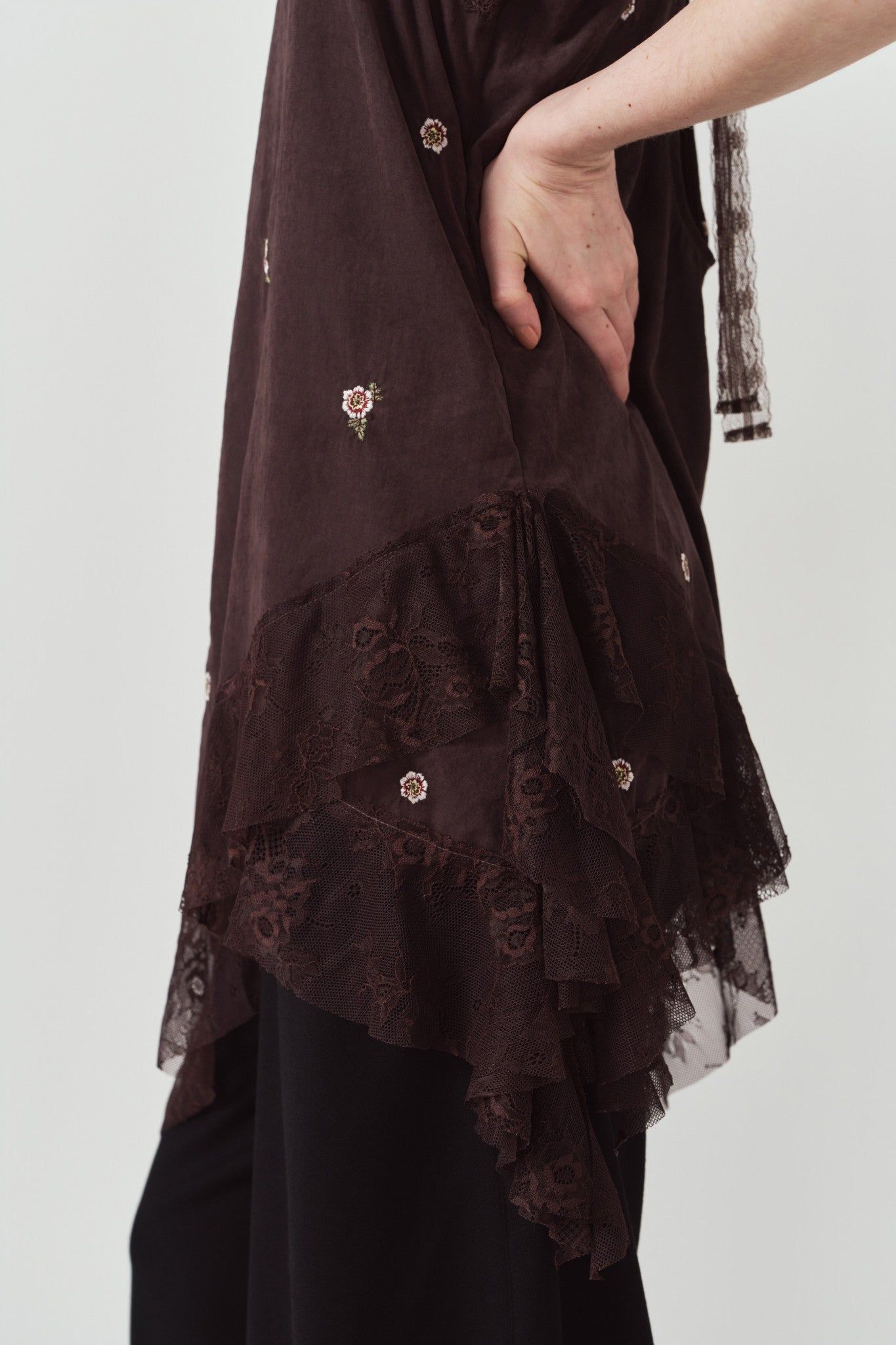 レースキャミソールドレス (ブラウン) lace cami dress (Brown) / 26AW