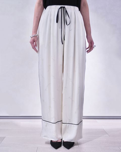 サテンジャガード イージーパンツ (アイボリー) SATIN JQ EASY PANTS (Ivory) /  26SS