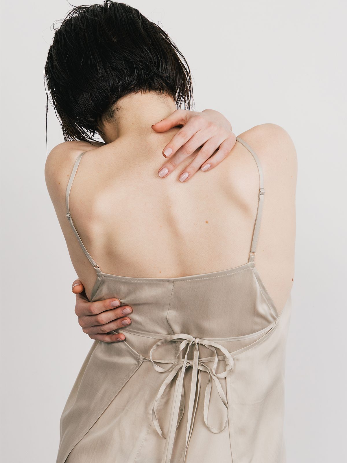 【25SS】CUPRO MANDARIN DRESS / マンダリンドレス (ライトベージュ)