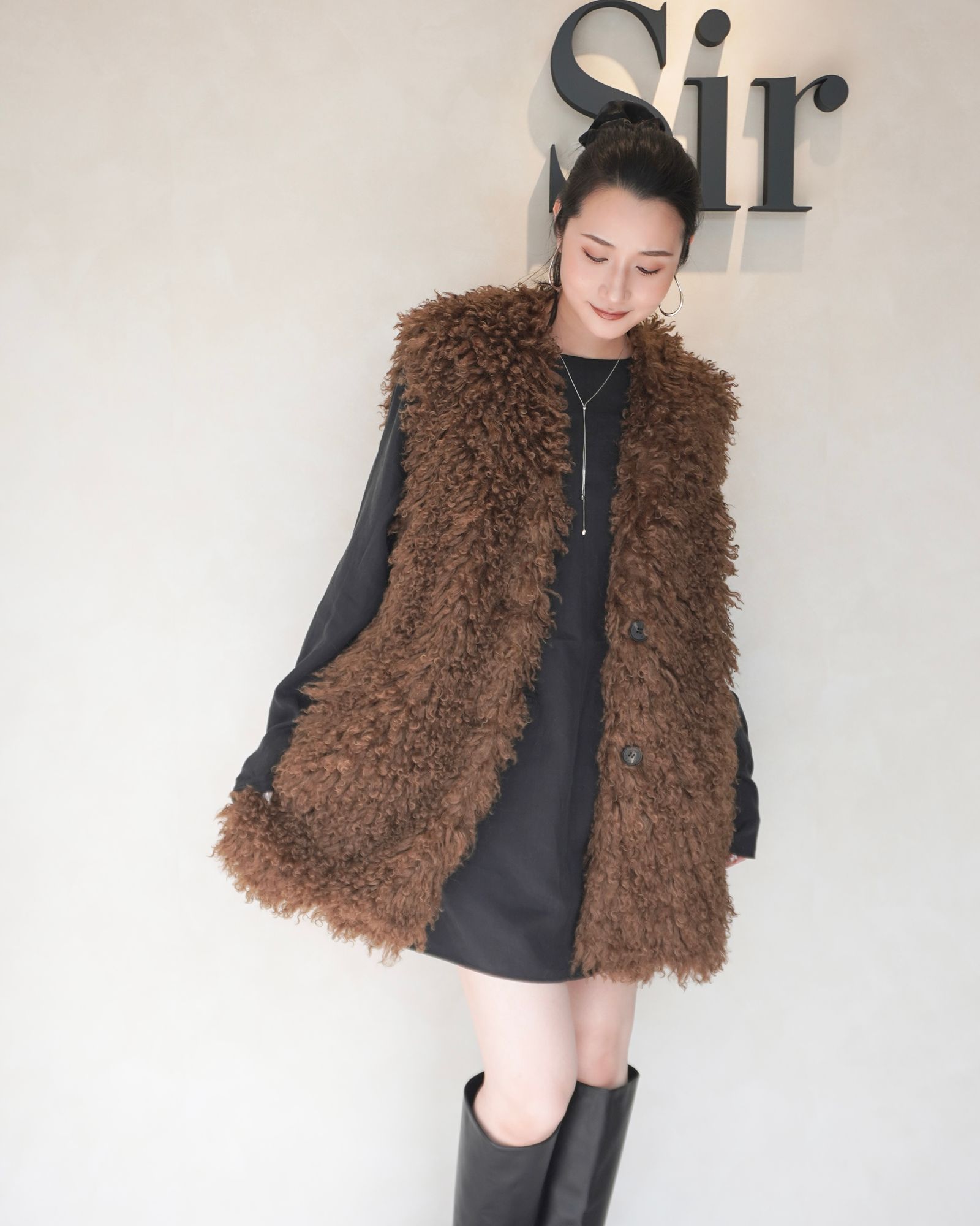 【25AW】CRINPED BOA VEST / クリンプドボアベスト (ブラウン)