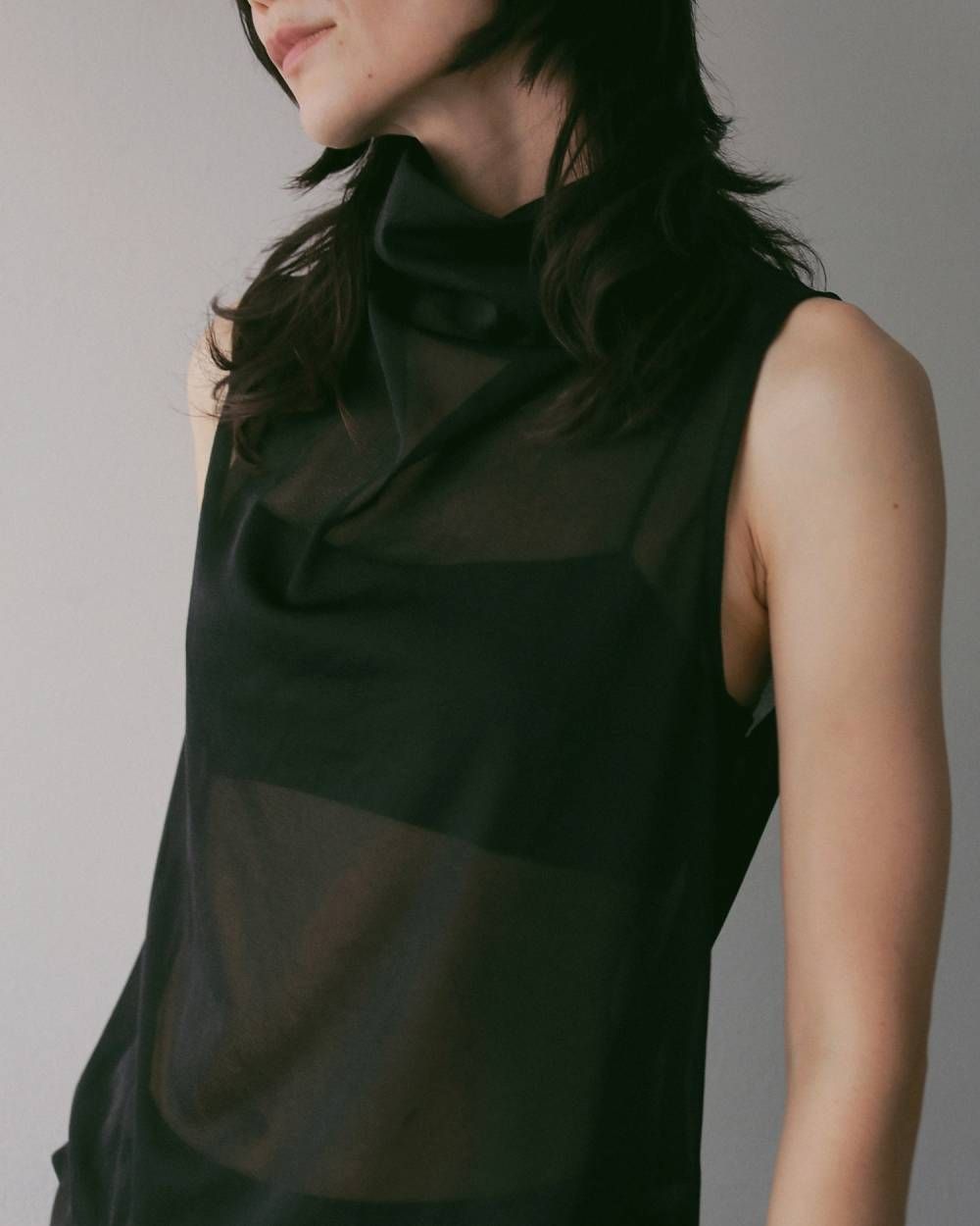 シフォン ノースリーブ トップス (ブラック) Sleeveless Chiffon Tops (Black) / 27SS