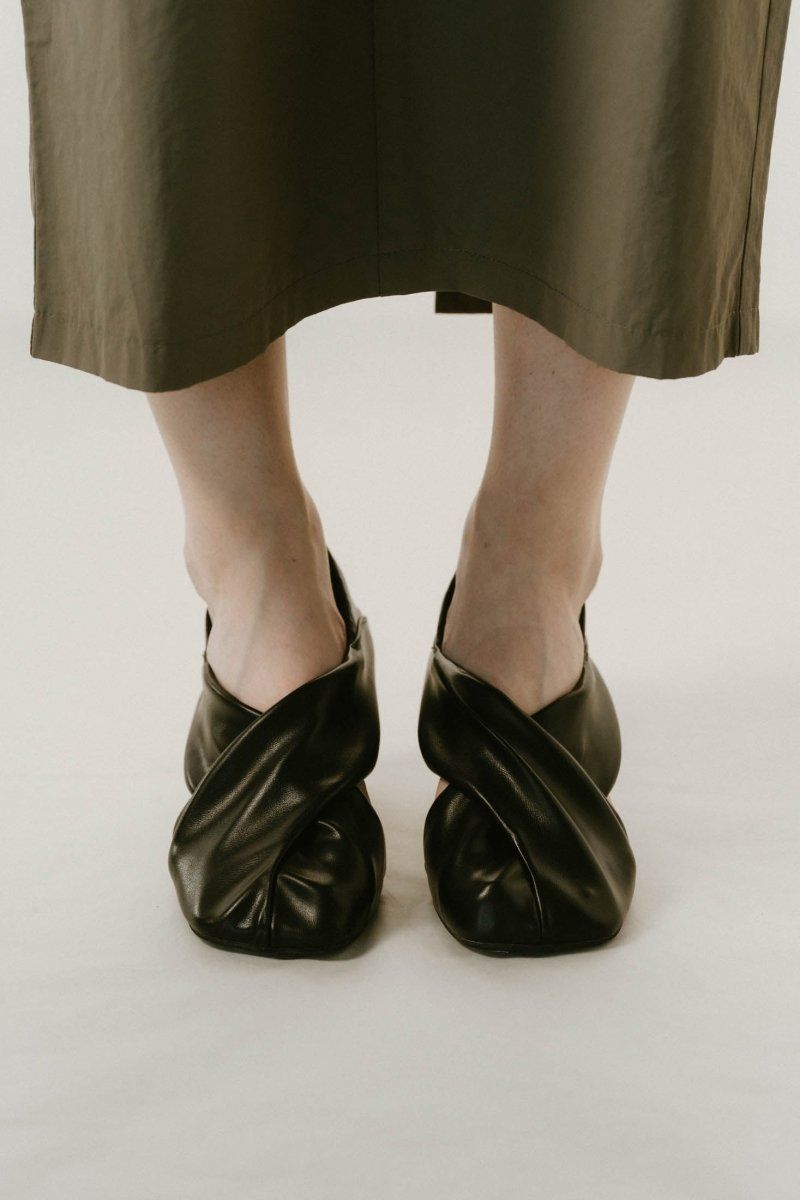 knuthmarf 2way cross design pumps ブラウン Knuth Marf - 2way cross design pumps / 2ウェイ クロス