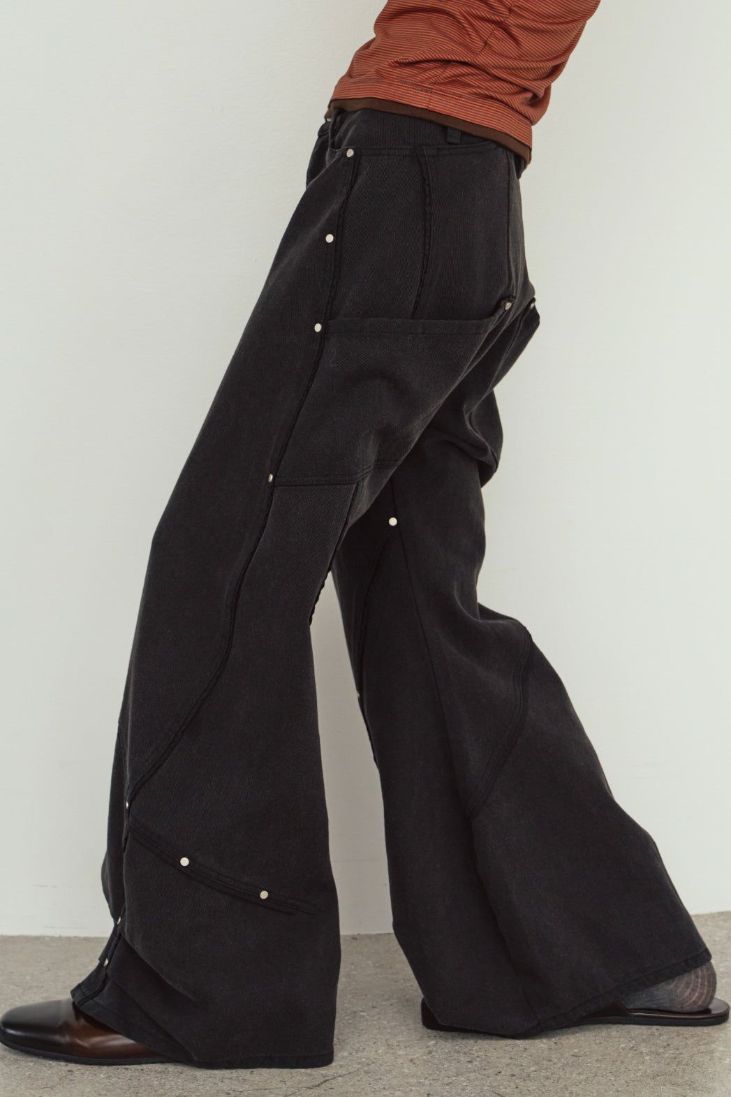 カーブ ユーティリティデニムパンツ (ブラック) curve utility denim pants(Black) (Blue) / 26AW