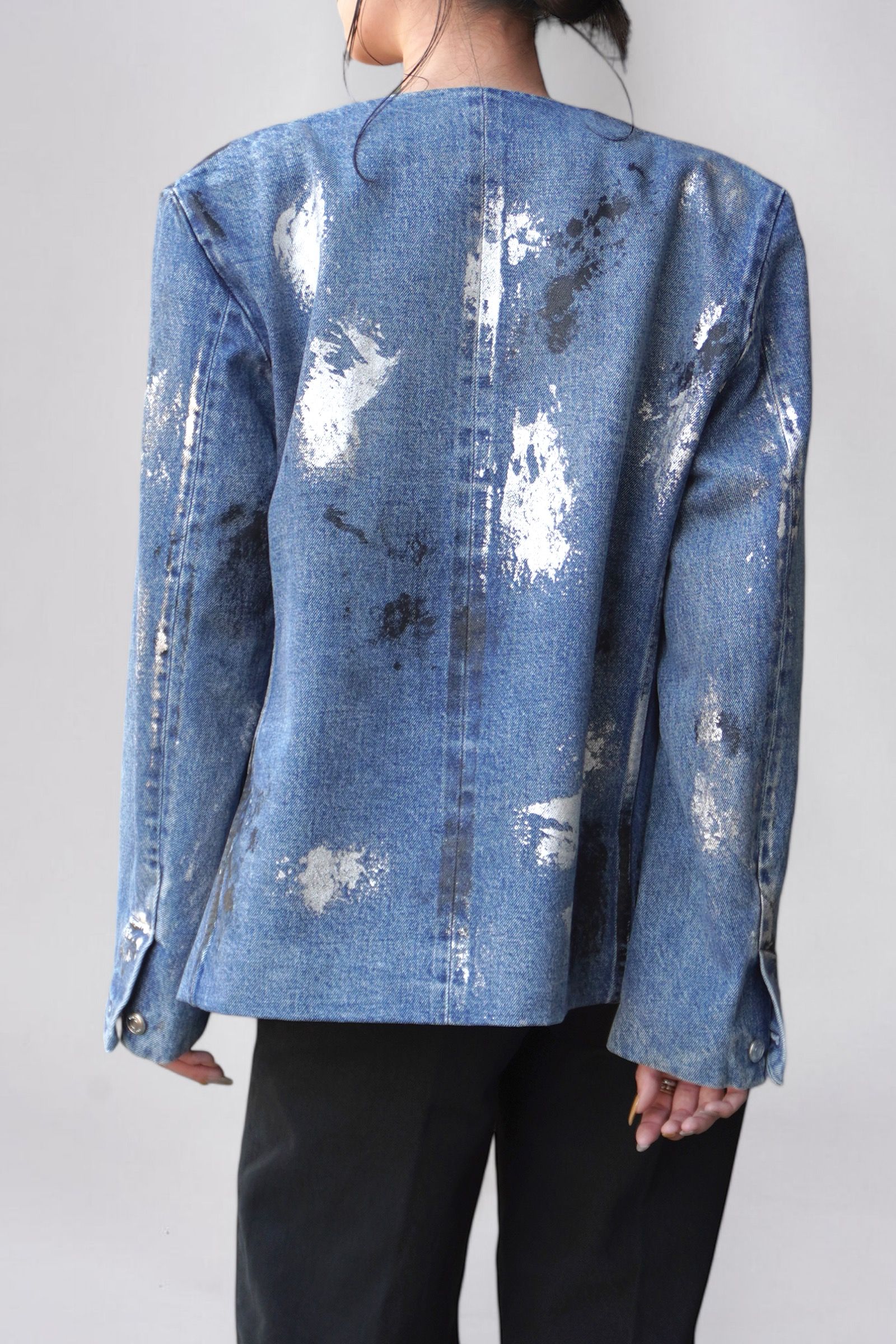 NO COLLAR JEAN JACKET / ノーカラー デニムジャケット (メタリックブルー) / レディース