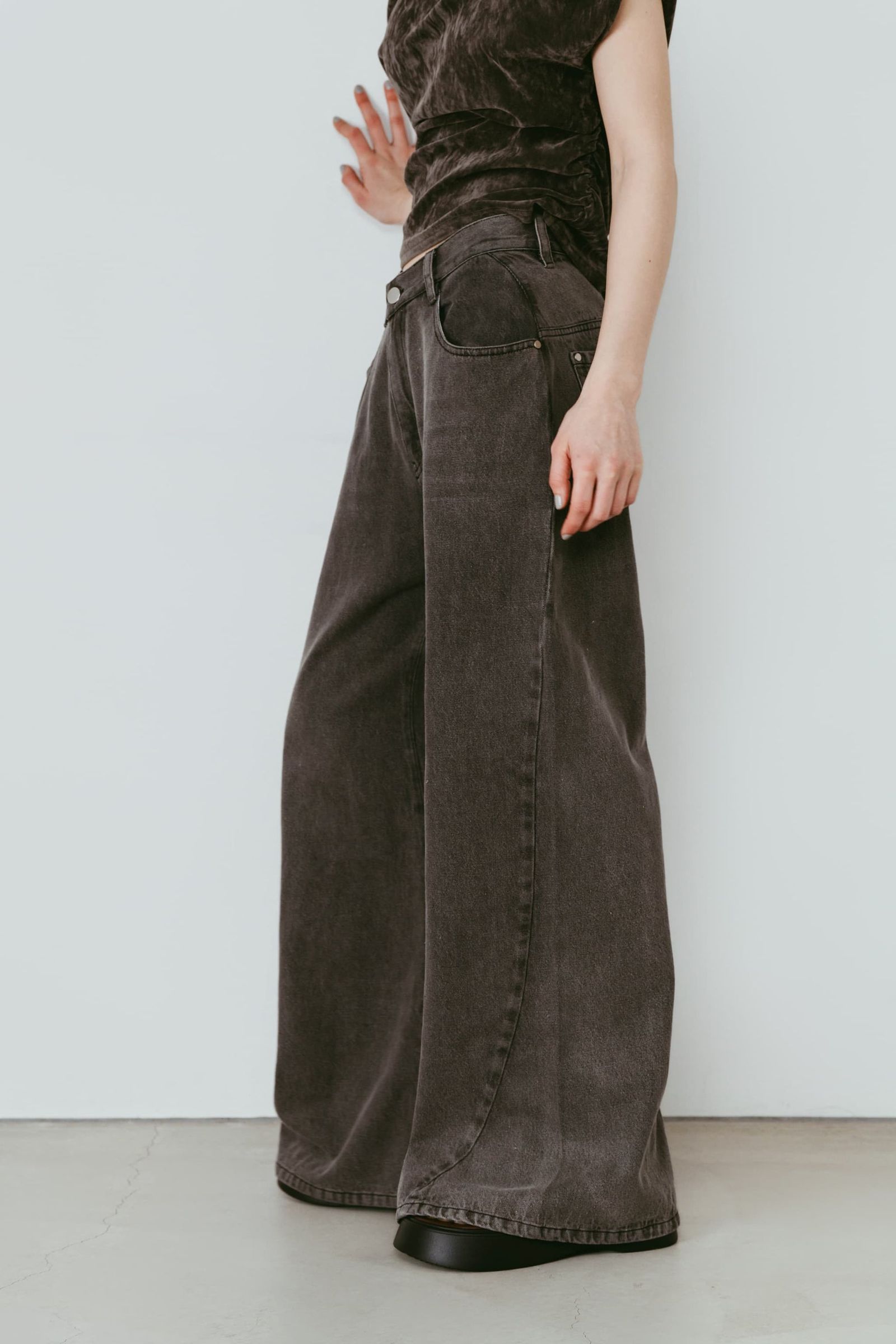 ワイドベルボトムデニムパンツ (グレー) wide bell-bottom denim pants (Gray) /  26SS