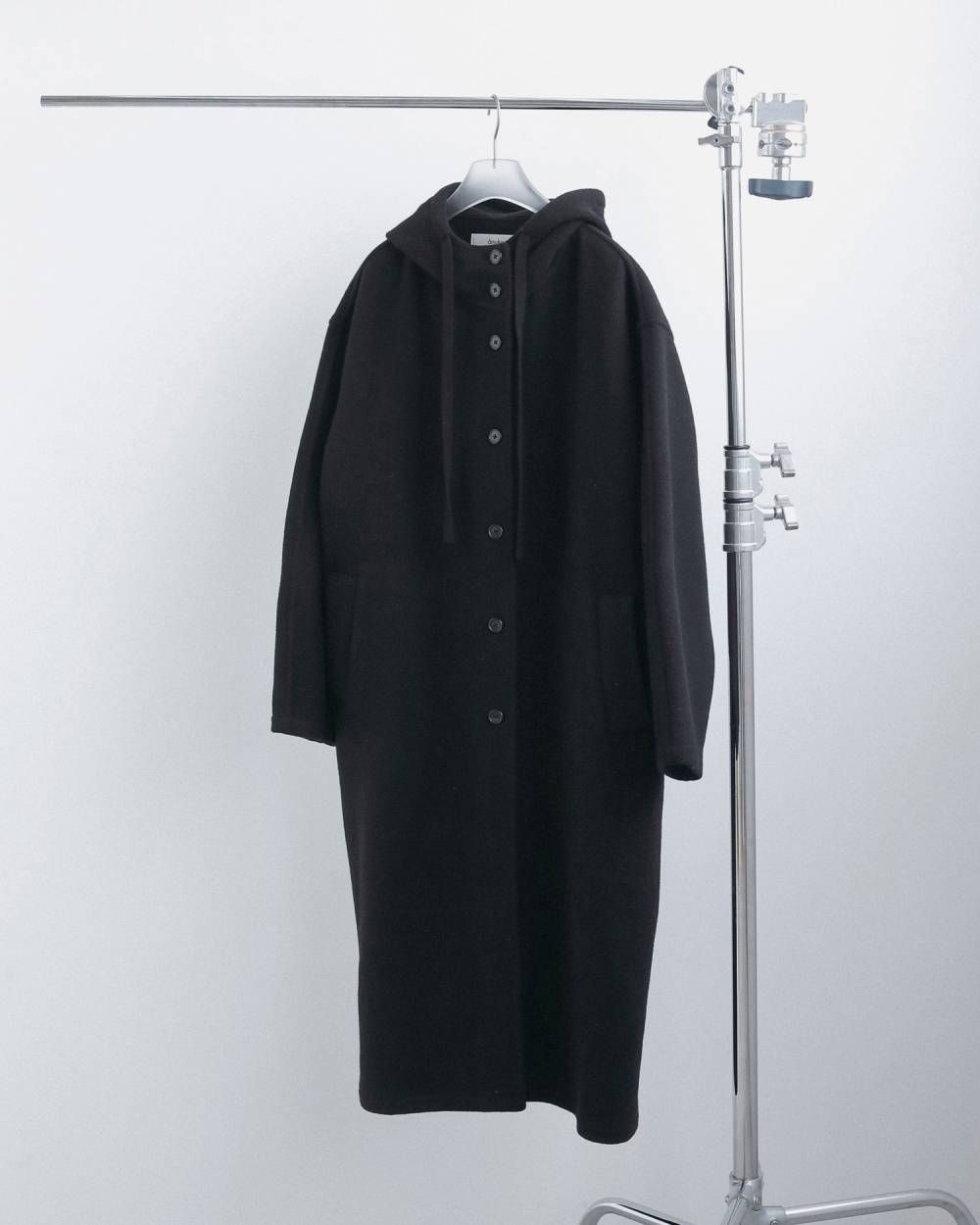ウールフーディコート (ブラック) Wool Hoodie Coat (Black) / 26AW 【6月29日まで期間限定予約】