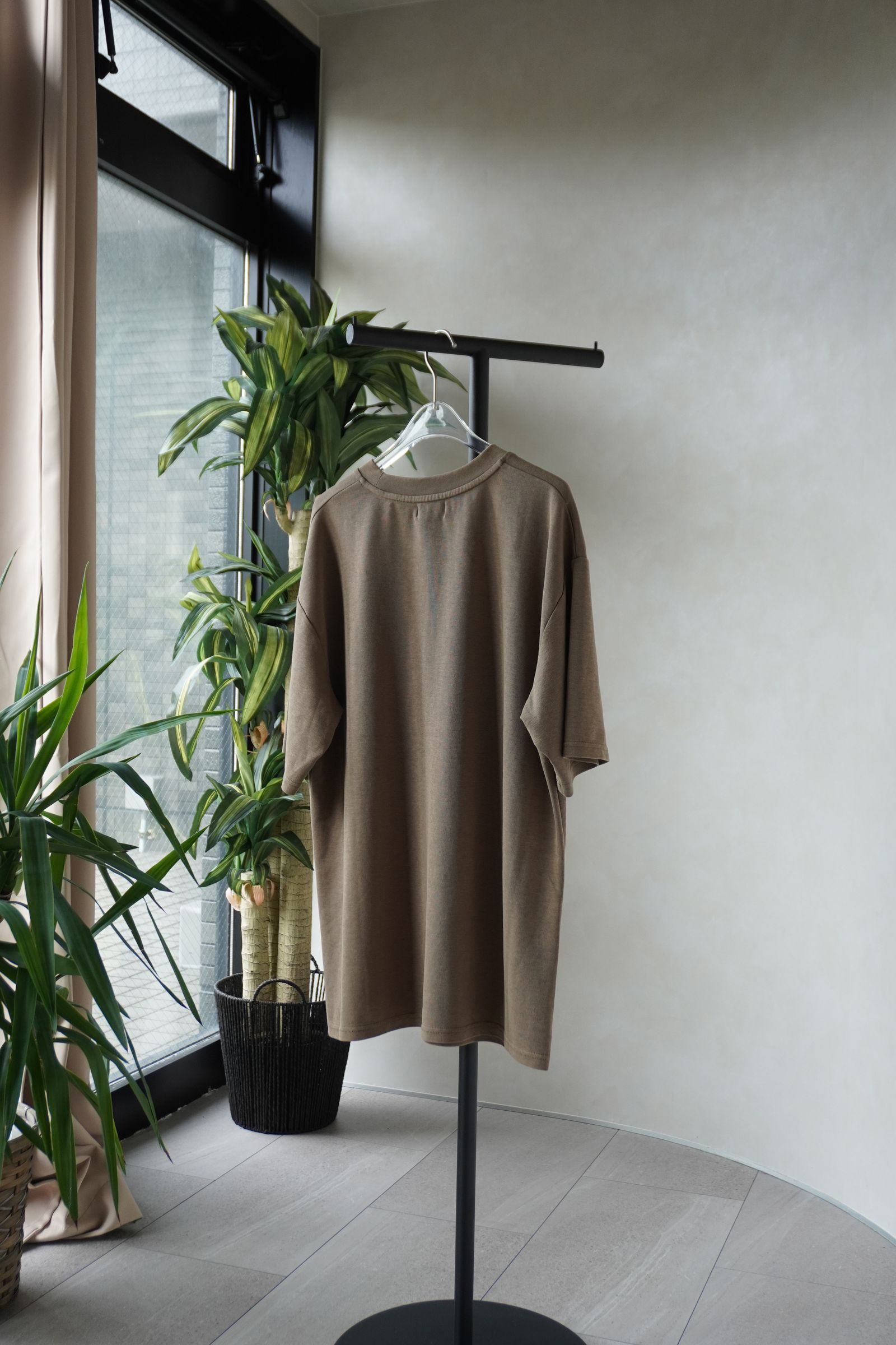 ラインストーングラフィックTシャツ (ベージュ) rhinestone graphic tee(unisex) (Beige) /  26SS