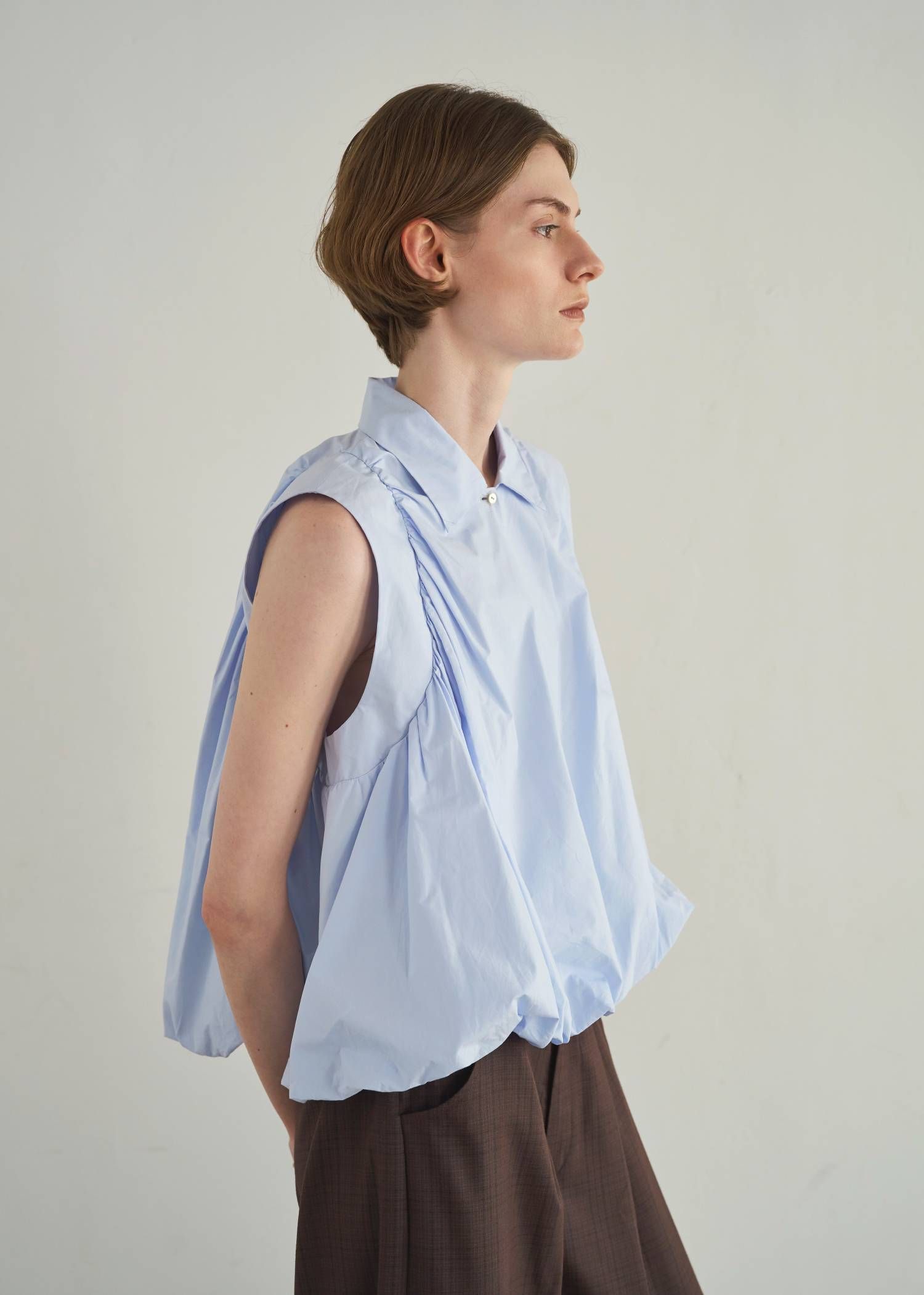 バルーンギャザー ノースリーブトップス (サックス) volume balloon gather no sleeve tops (Sax) /  26SS