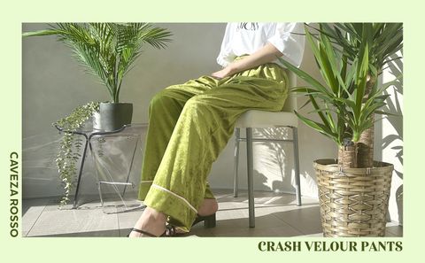 トレンド感満載！CAVEZA ROSSOのクラッシュベロアパンツで魅せる春夏コーデ