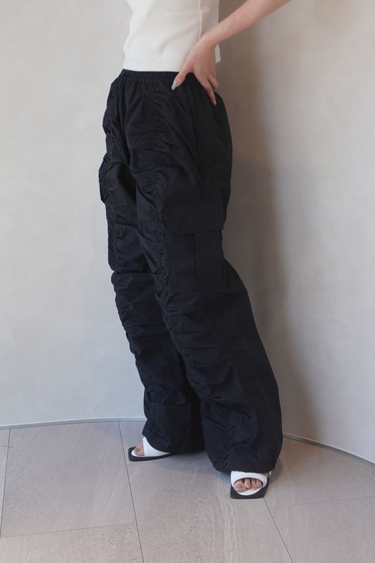 163cm 47kg 裾絞りなし