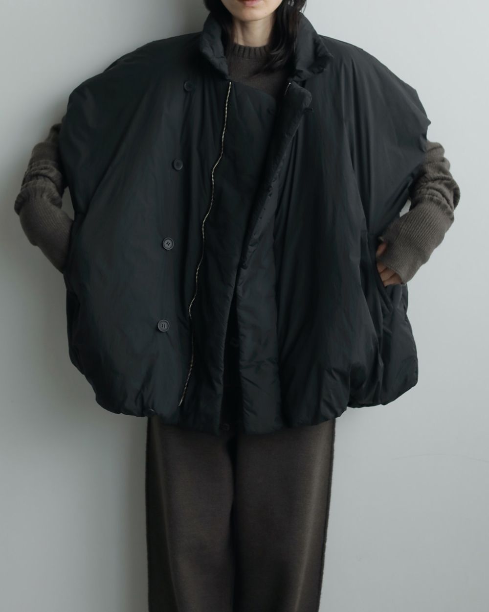 【25AW】Volume Over Vest / ボリューム オーバーパファベスト (ブラック)