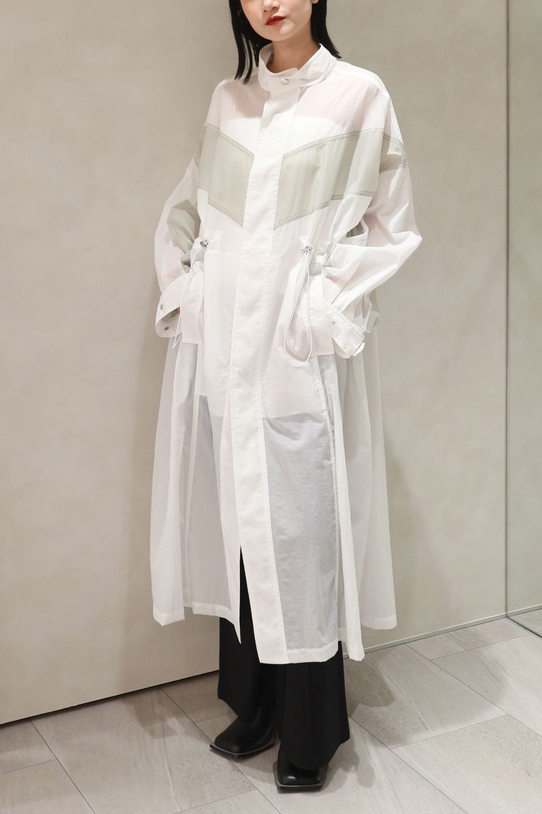 163cm 着用:1 (店内照明)