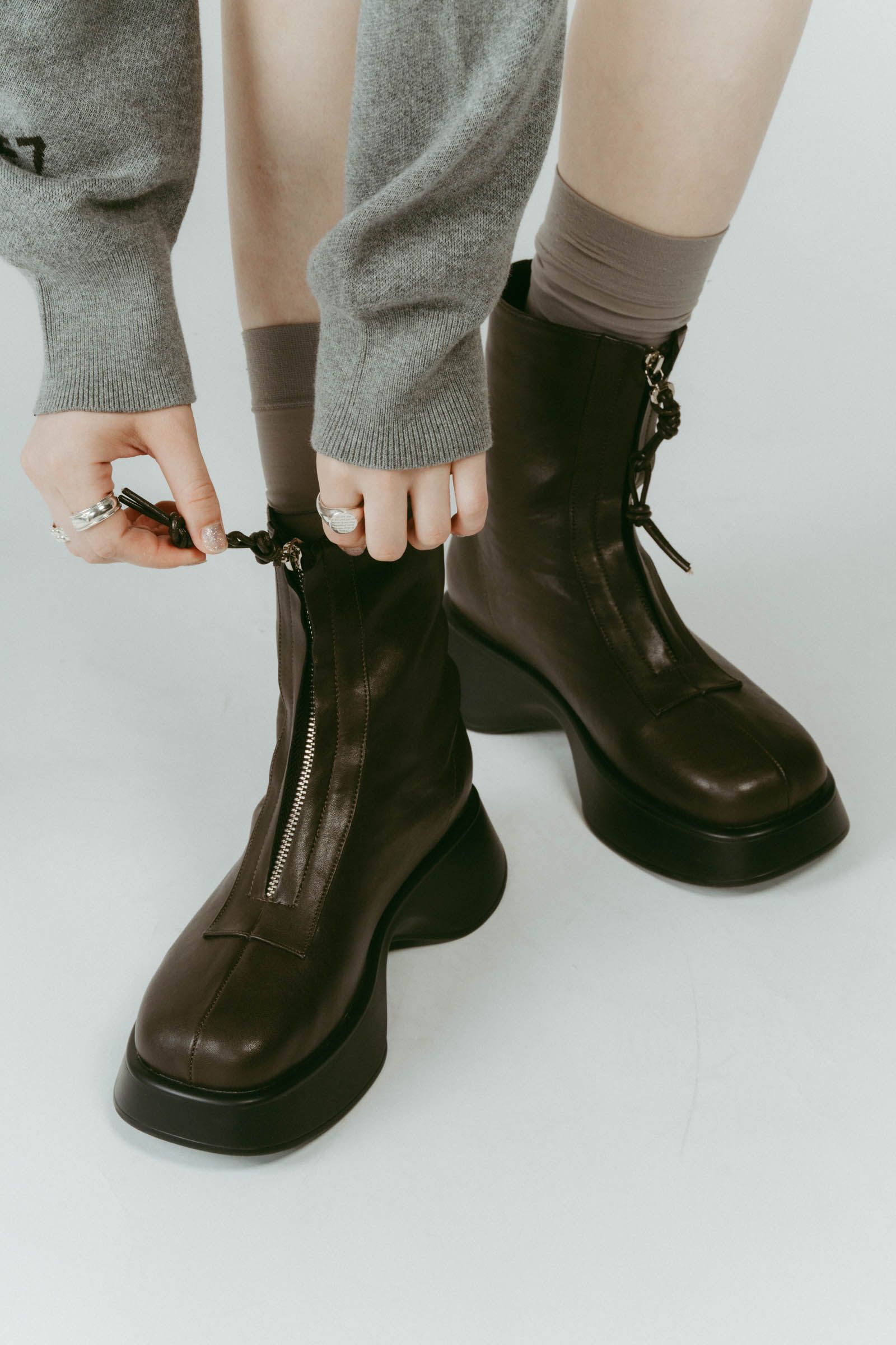 front zip platform boots / フロントジップ プラットフォーム ブーツ (ブラウン) / 25AW