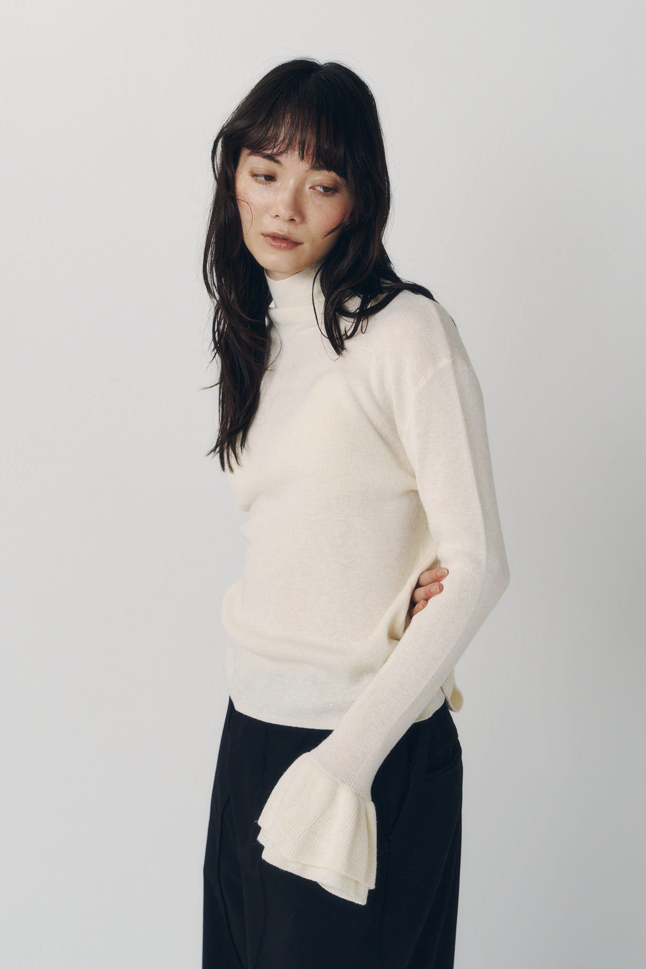 フリルハイネックニット (アイボリー) frill high neck knit (Ivory) / 26AW