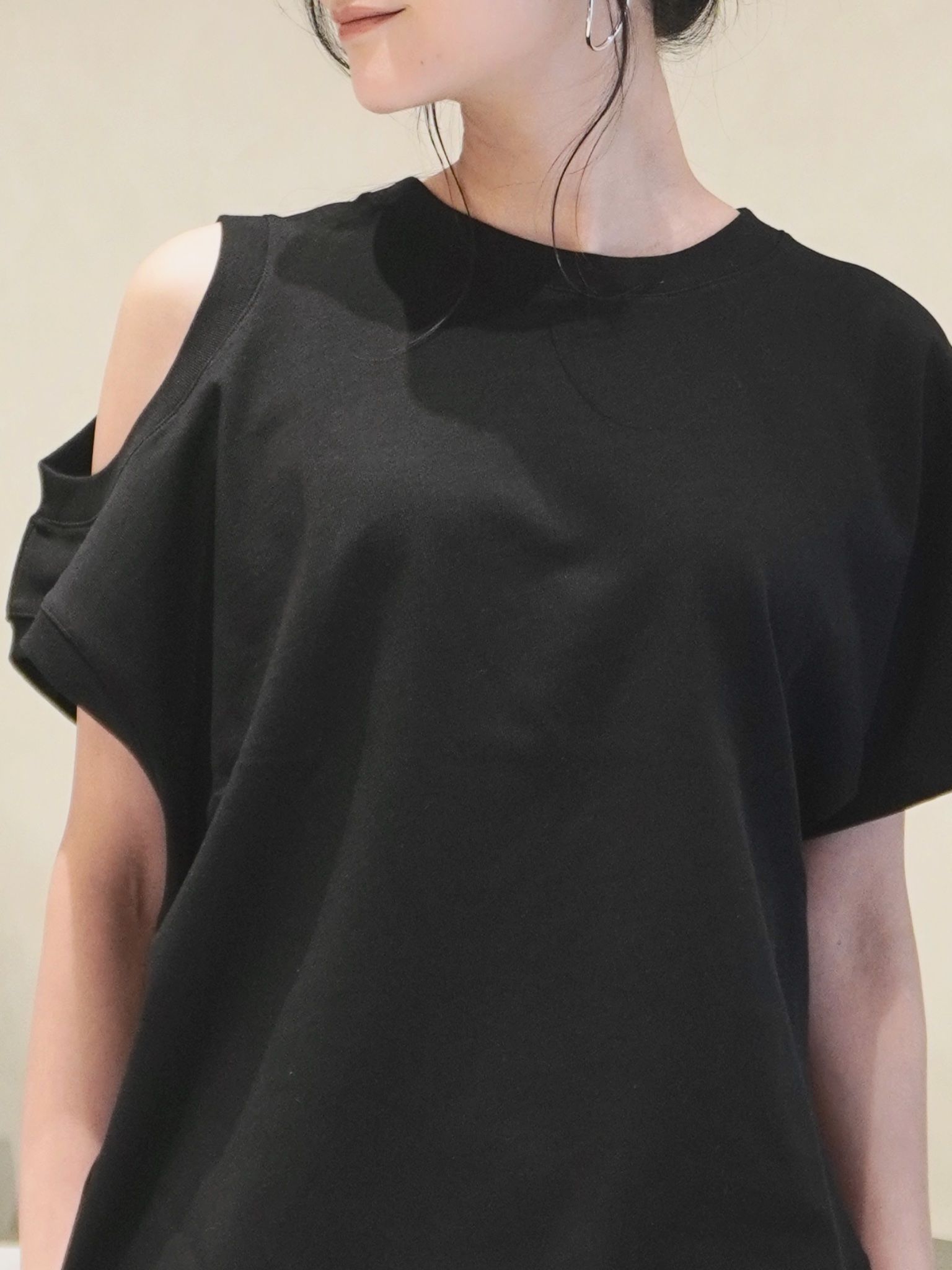 suvin compact jersey two way neck T-shirt / 2ウェイネックTシャツ (ブラック)