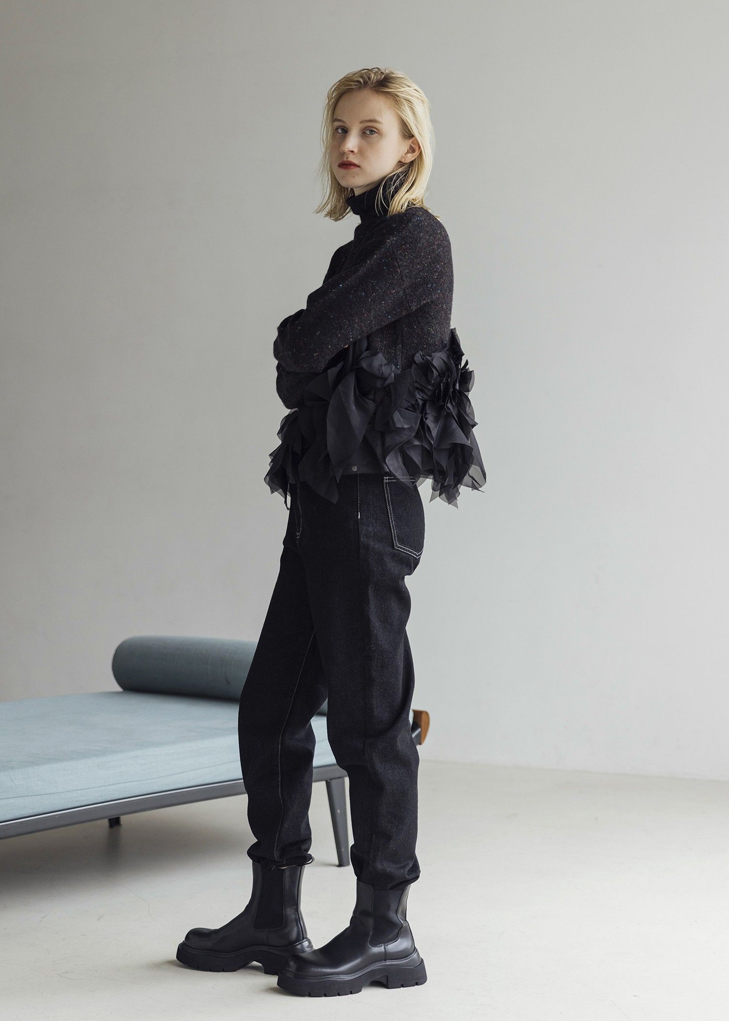 gradation frill bottleneck knit / グラデーション フリルニット (ブラック) / 25AW