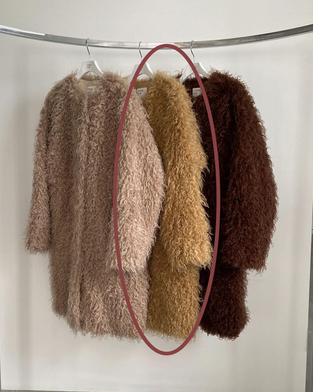 【先行予約】【26TH-17】カーリーファーコート (マスタード) Curly Fur Coat (Mustard) /  エコファー  /  フェイクファー 【受注期間6/14 23:59まで】