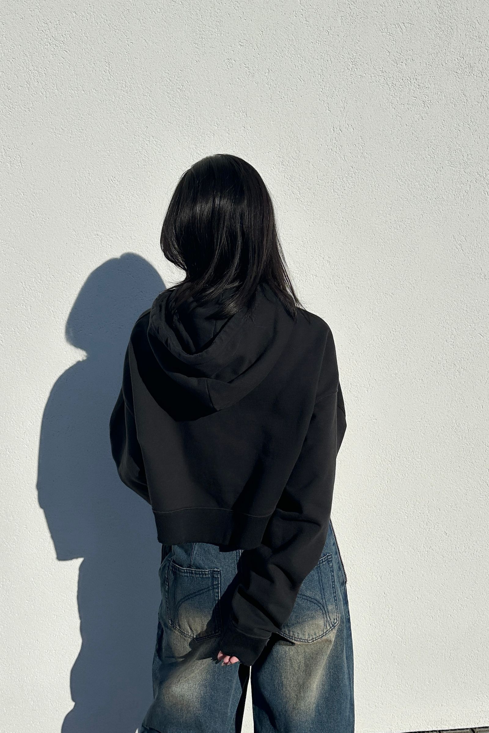 【残り1点】NOUNLESS SHORT HOODIE TOPS (NOIR) / ショートフーディトップス ノワール