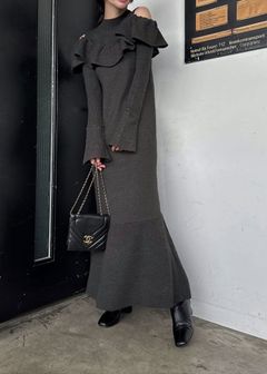 shoulder slit frill mermaid knit OP / ショルダースリットフリル マーメイドワンピース (ブラック) / 25AW /