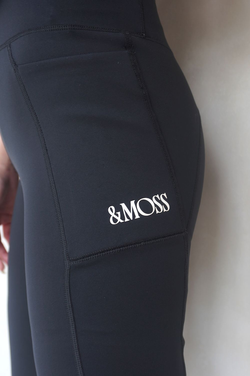【残り1点】REGULAR-FIT COMFORT LEGGINGS / レギュラーフィット コンフォートレギンス (ブラック) / レディース