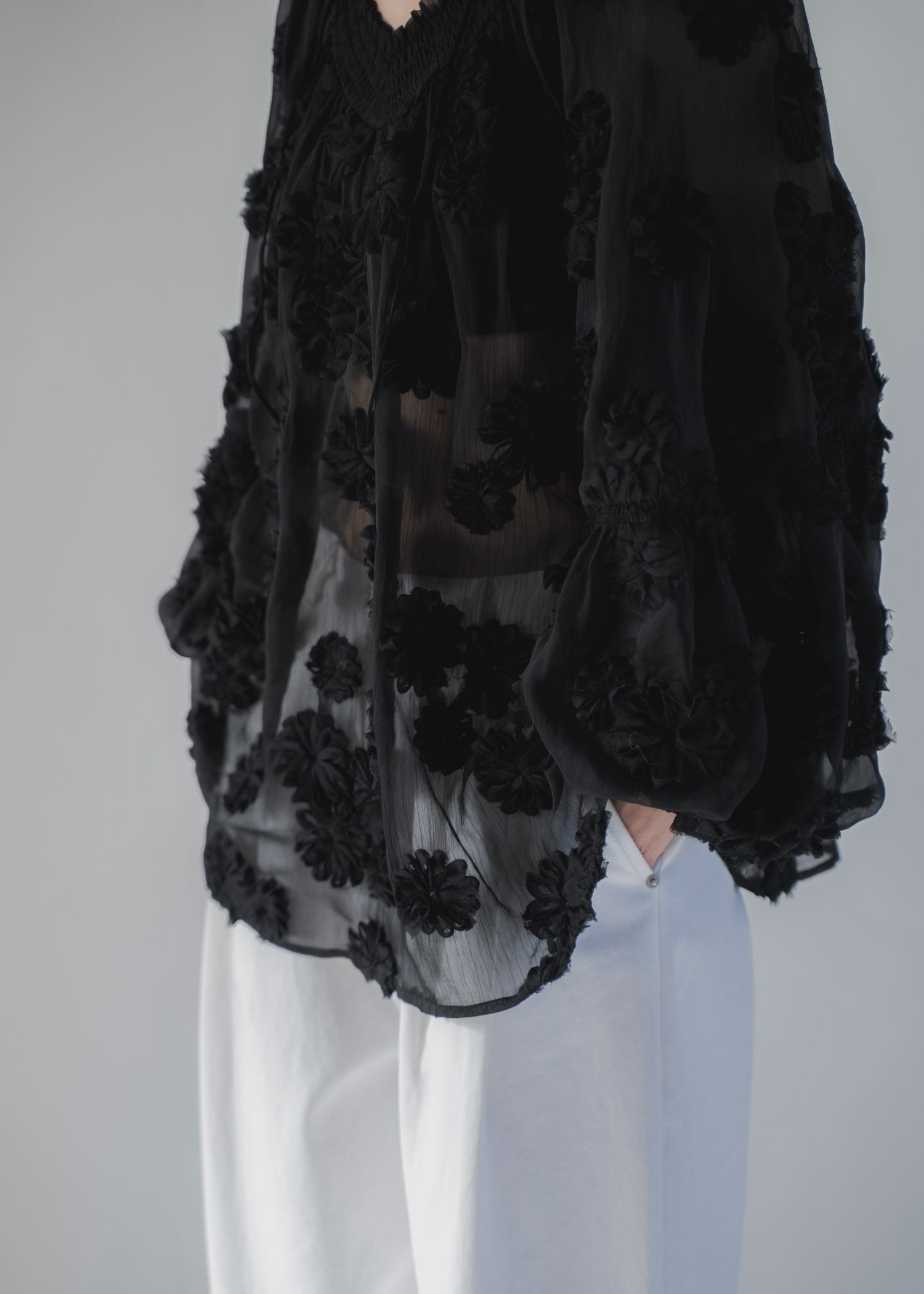 flower motif sheer BL (Black) / フラワーモチーフシアーブラウス (ブラック) / 26SS