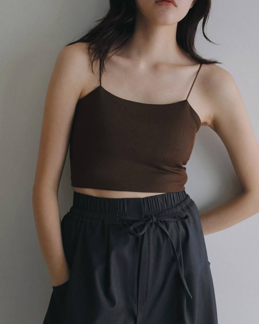 パッド付きハーフキャミソール (ブラウン) Padin Half Camisole (Brown) / 26SS