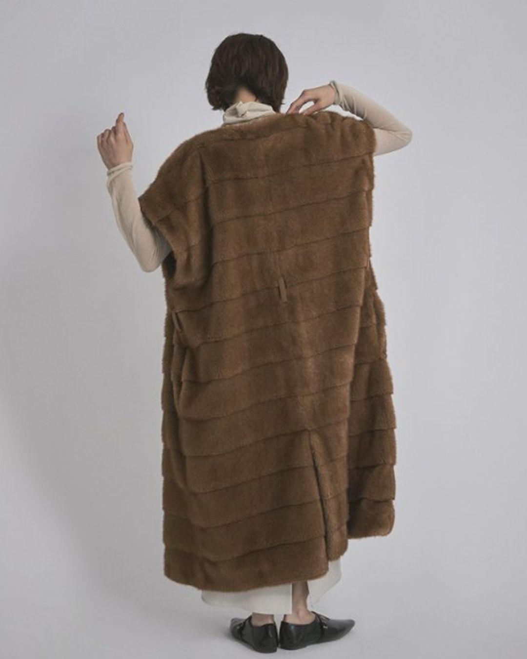 【先行予約】【26TH-10】ミンク調ファーロングベスト (キャメル) Mink Like Fur Long Vest (Camel) /  エコファー  /  フェイクファー 【受注期間6/14 23:59まで】