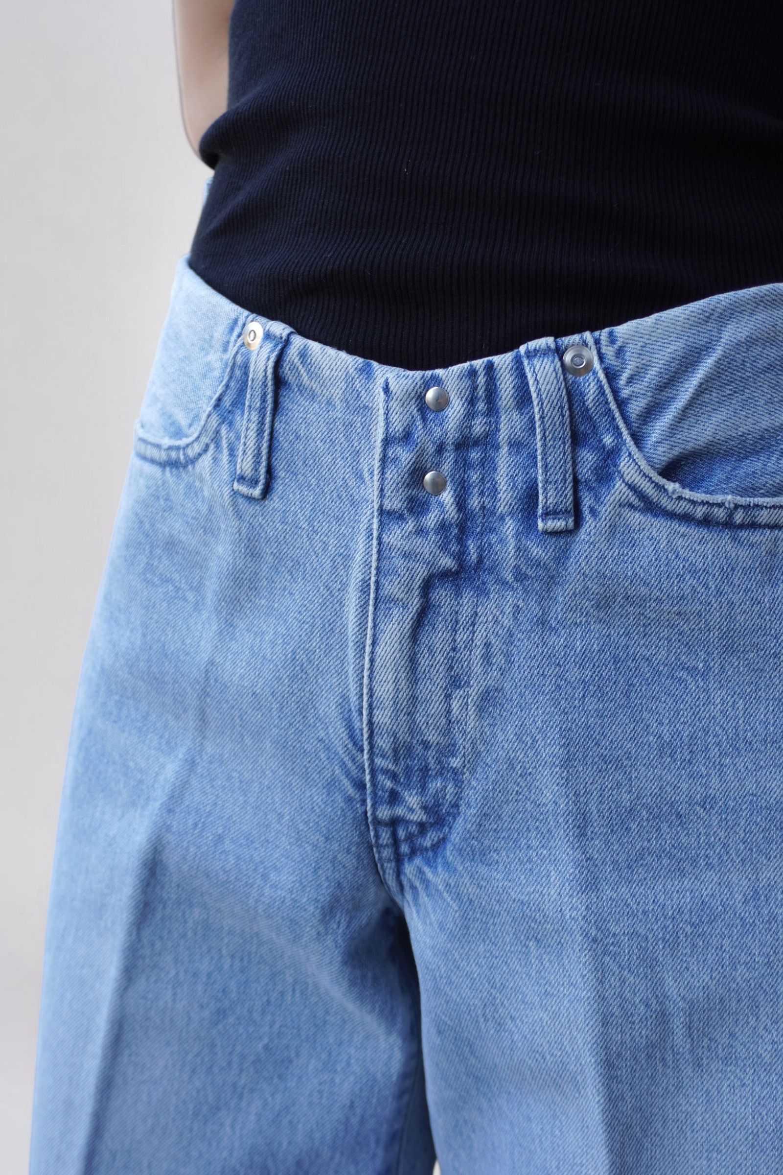 WIDE JEAN TROUSERS / デニムワイドパンツ (アッシュブリーチ) / レディース