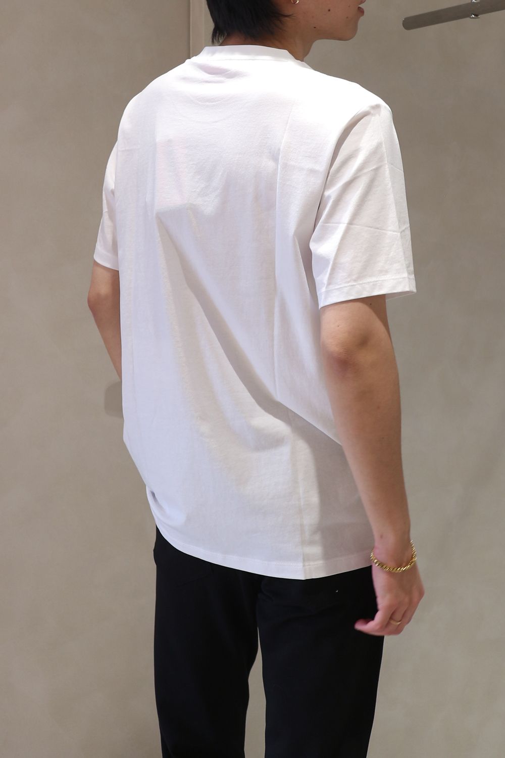 【HUGO RED】ラベルロゴ Tシャツ (ホワイト) / ユニセックス