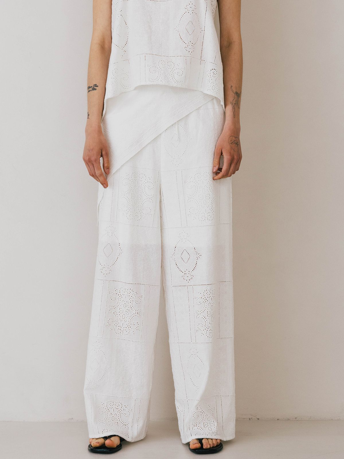 人気満点 CREDONA - 【25SS】CUTWORK LACE PANTS / カットワーク レース パンツ