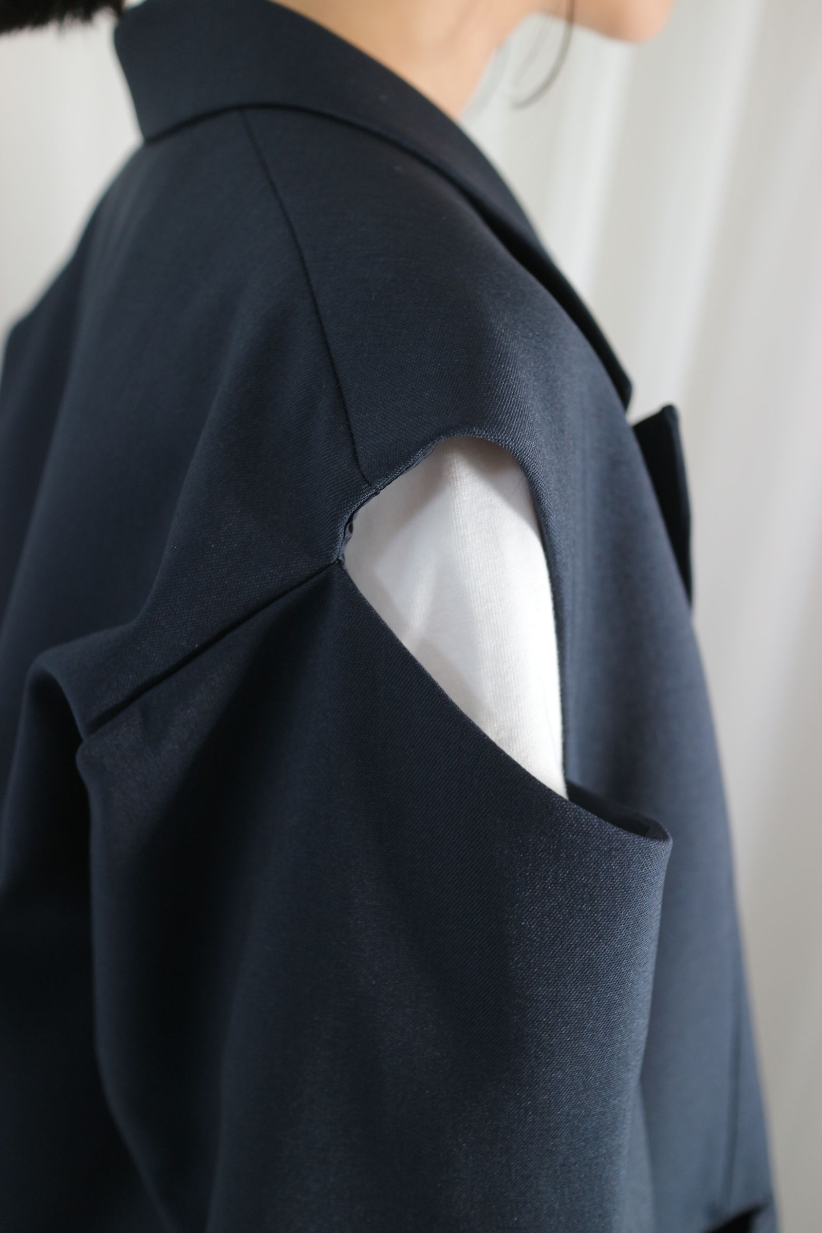 SHOULDER SLIT BLAZER JACKET / ショルダースリットブレザージャケット (ネイビー)