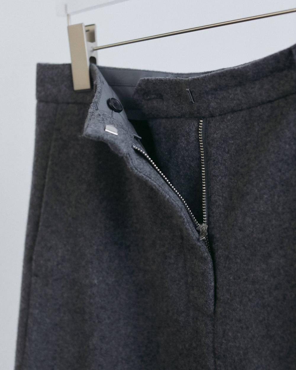 ウールコクーンパンツ (チャコールグレー) Wool Cocoon Pants (Charcoal gray) / 26AW 【6月29日まで期間限定予約】