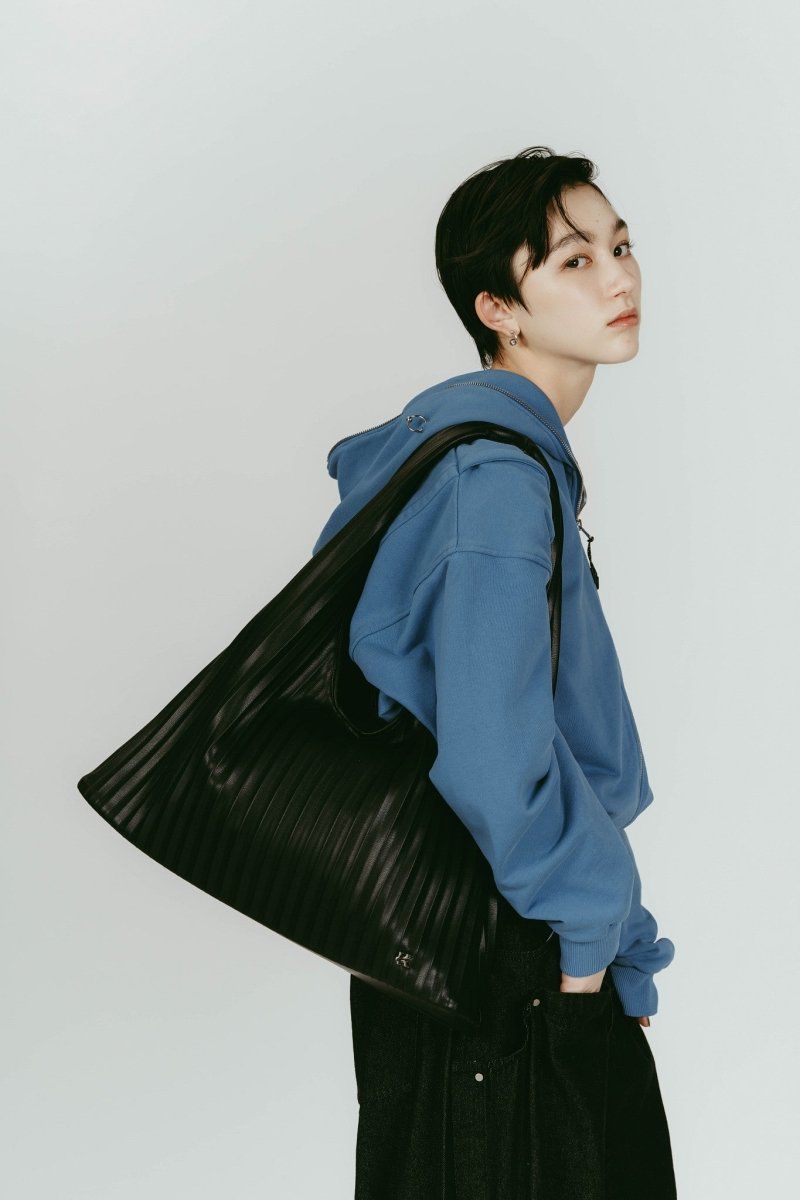 leather pleats bag (Black) / レザープリーツバッグ (ブラック) / 26SS