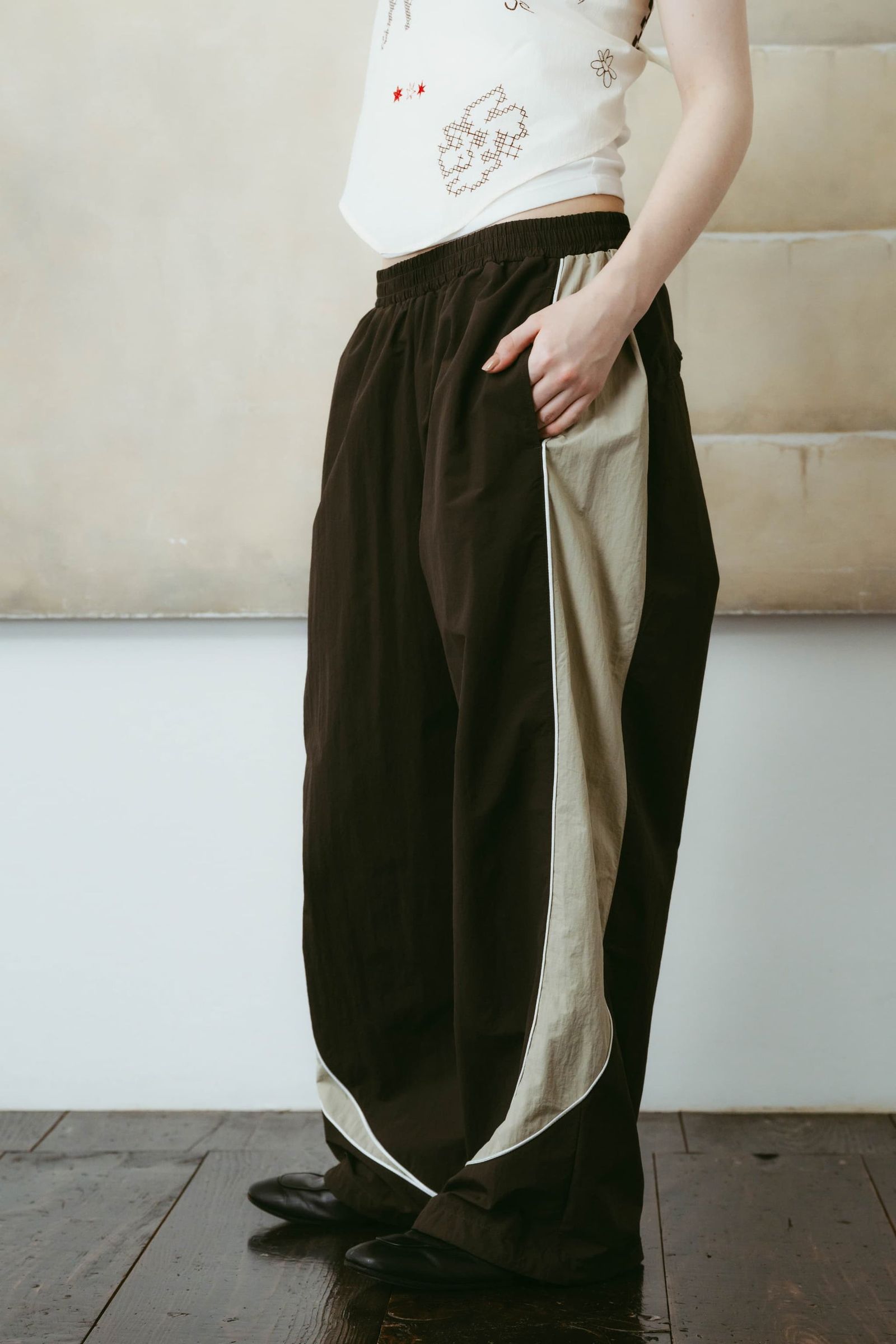ナイロンイージーパンツ (ブラウン) nylon easy pants(unisex) (Brown) /  26SS