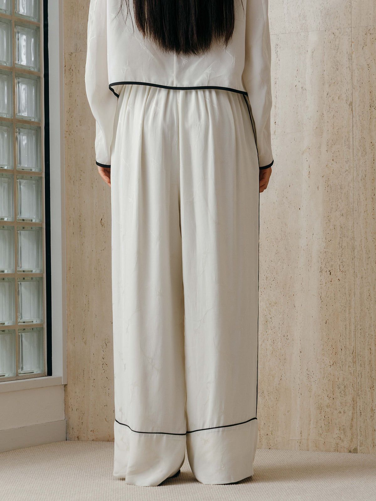 サテンジャガード イージーパンツ (アイボリー) SATIN JQ EASY PANTS (Ivory) /  26SS