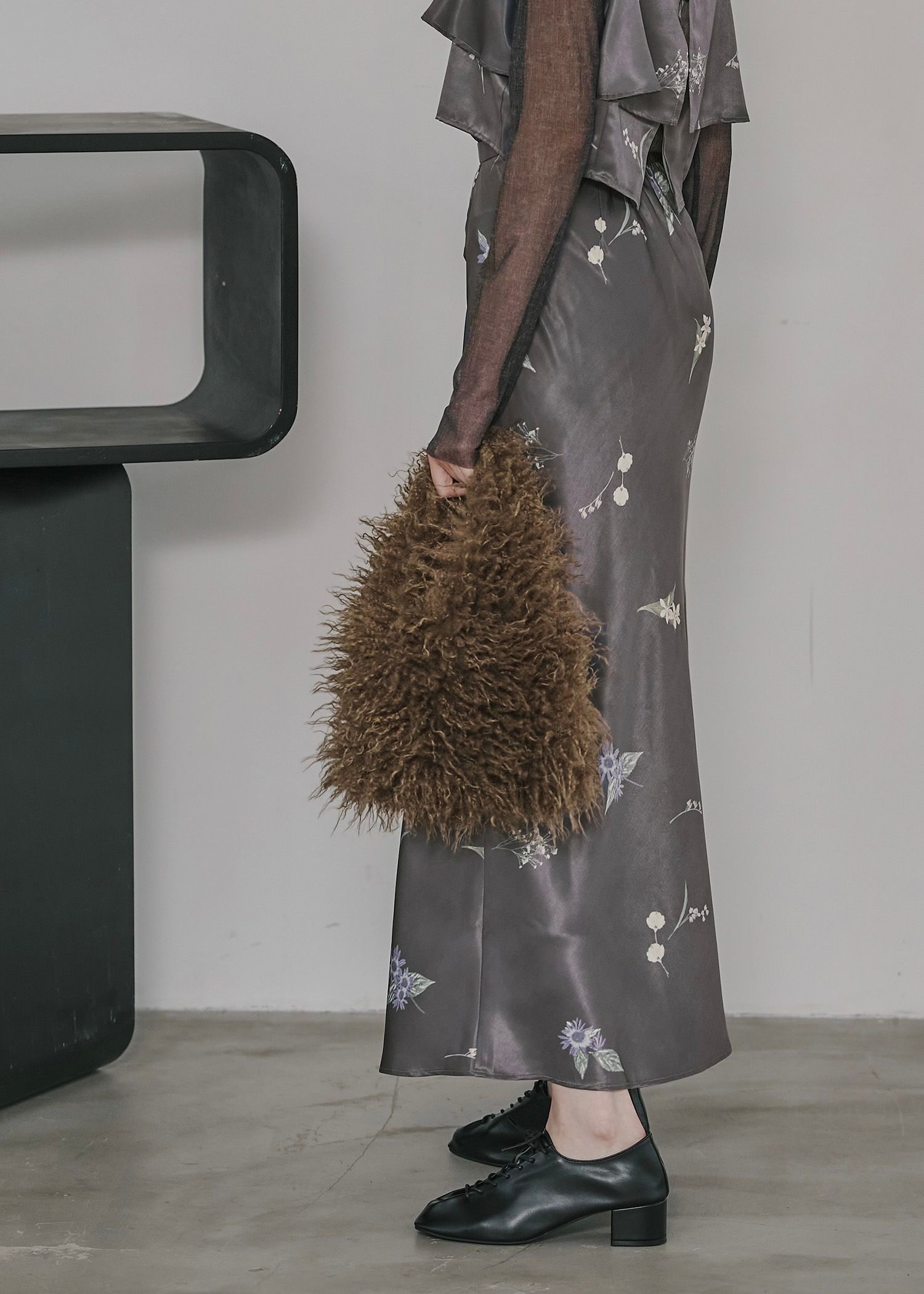 frizzy fur yeti bag / ファーバッグ (ブラウン) / 25AW