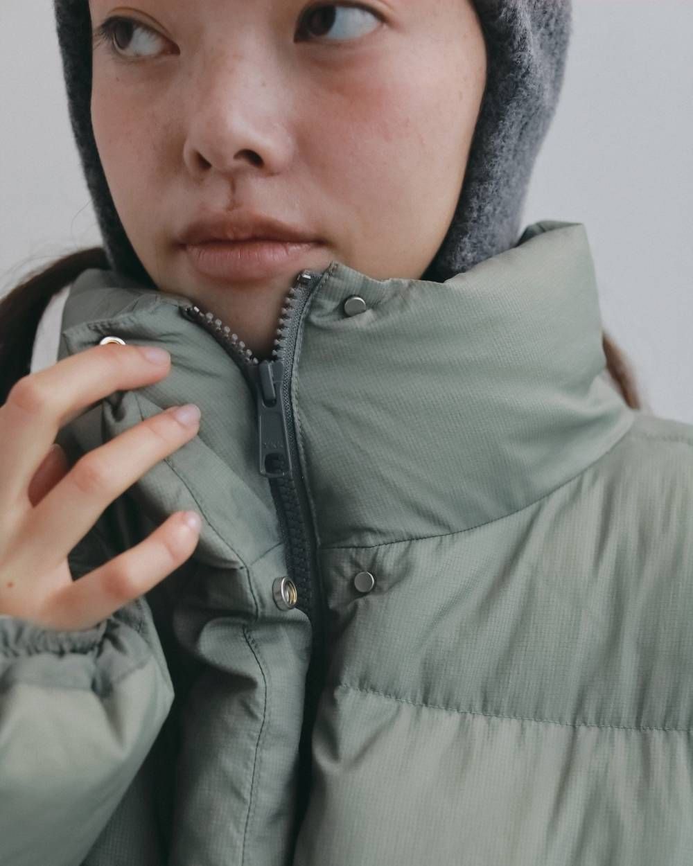 スタンドカラーダウンジャケット (オリーブ) Standcollar Down Jacket (Olive) / 26AW 【6月29日まで期間限定予約】