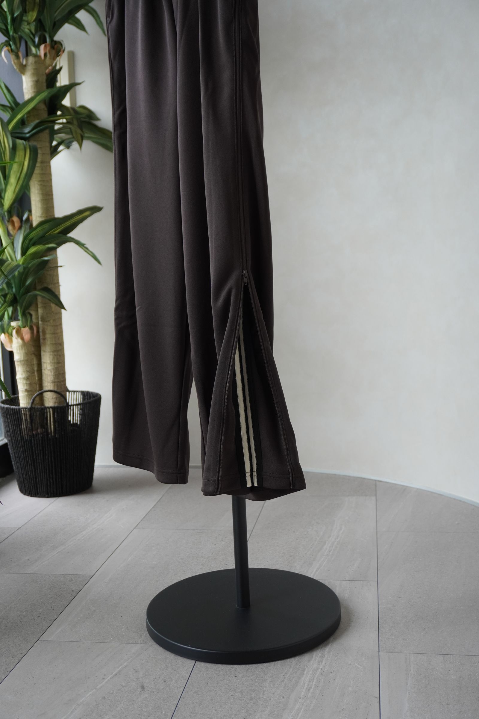 ジップアップ トラックパンツ (ブラウン) zip-up track pants(unisex) (Brown) /  26SS