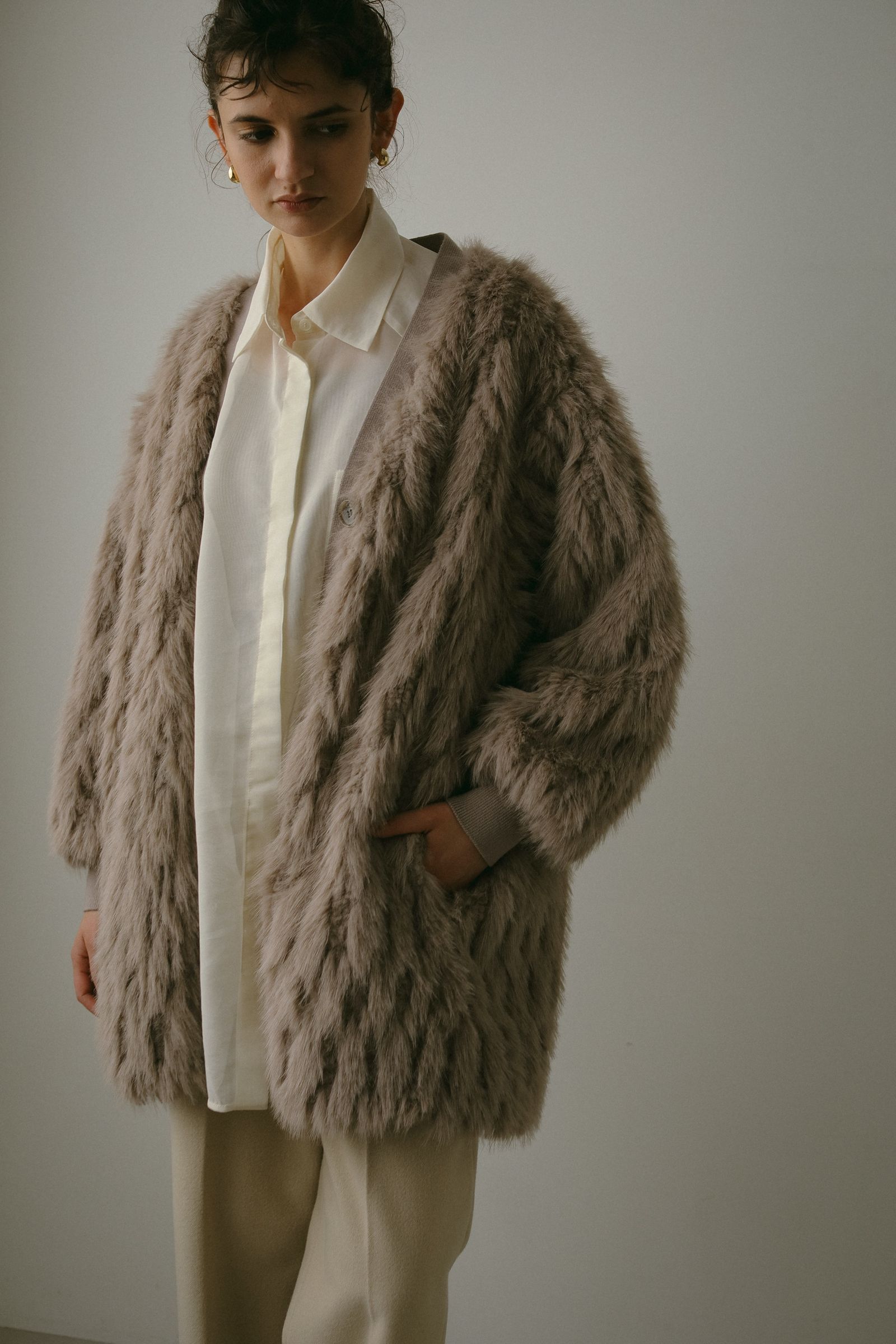 THINK FUR - Fur×Knit Medium Cardigan (グレージュ) | Sir online store / サー  オンラインストア