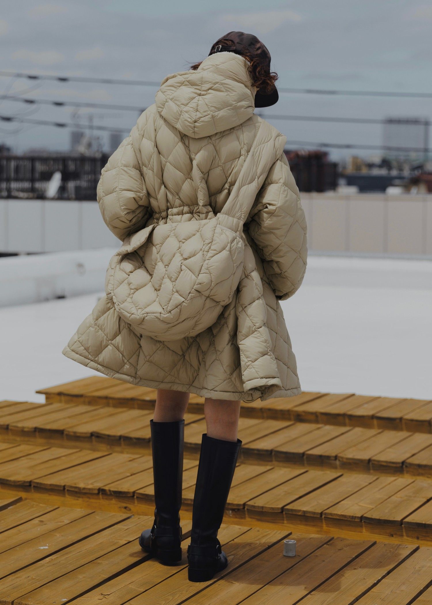 【TAION × WILLFULLY】quilting shoulder down bag / タイオンコラボ キルティングショルダーバッグ (ベージュ) / 25AW /