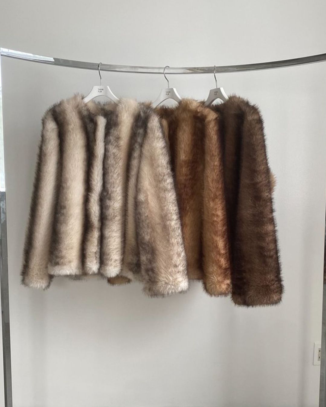 【先行予約】【26TH-08】ムートン調グラデーションファーコート (アイボリー) Mouton Like Gradation Fur Coat (Ivory) /  エコファー  /  フェイクファー 【受注期間6/14 23:59まで】