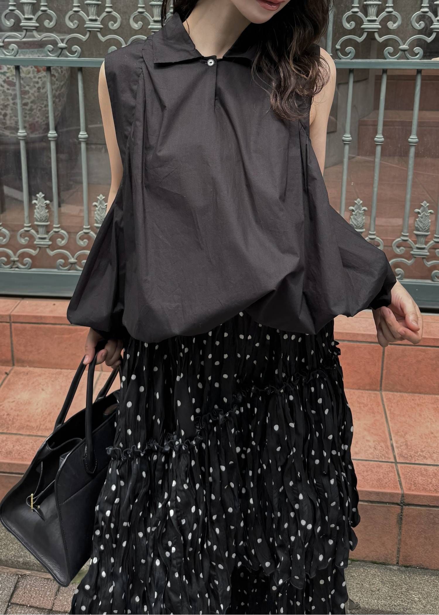 バルーンギャザー ノースリーブトップス (ブラック) volume balloon gather no sleeve tops (Black) /  26SS