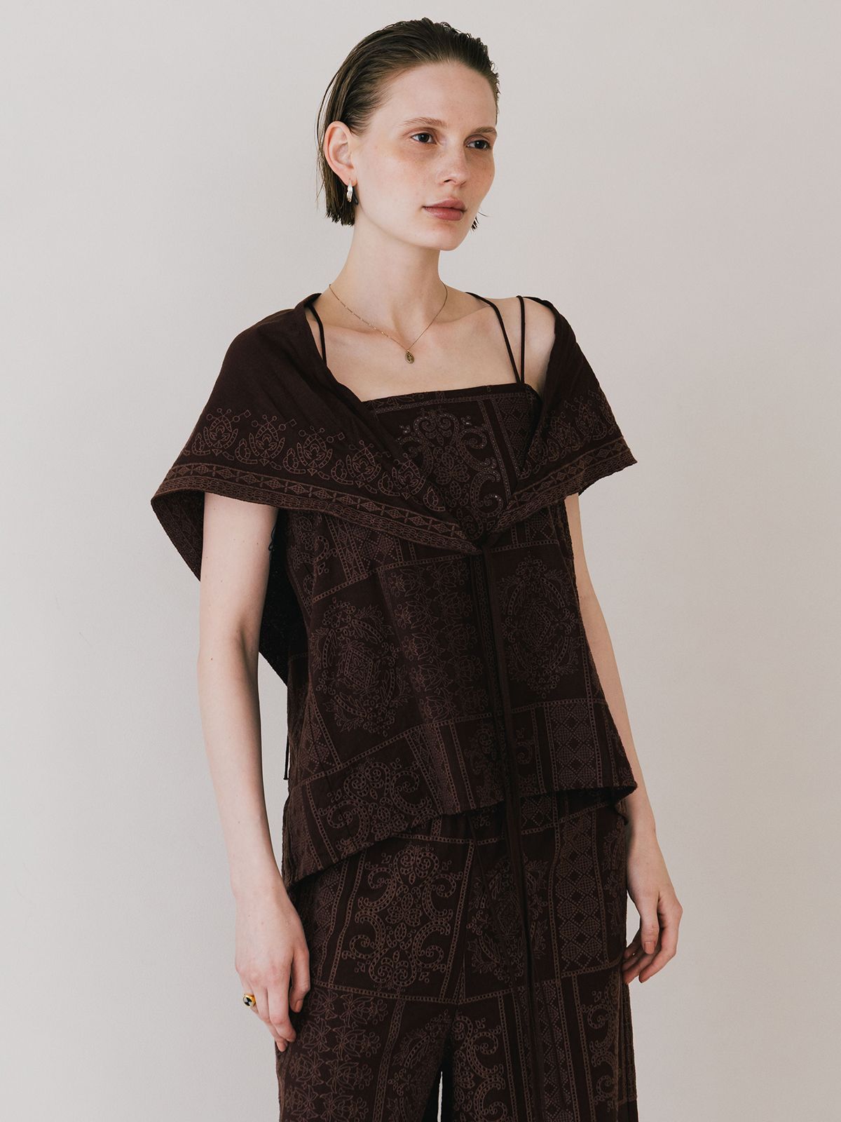 【25SS】CUTWORK LACE CAMI / カットワーク レースキャミソール (ブラウン)